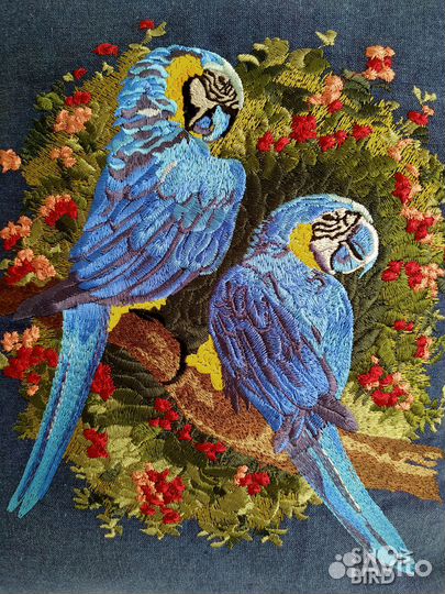 Декоративный чехол на подушку с вышивкой