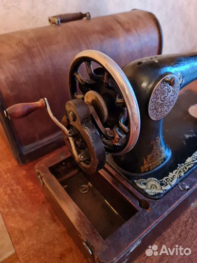 Швейная машинка зингер ручная