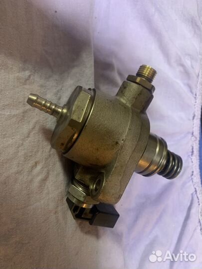 Топливный насос высокого давления 06L127025K