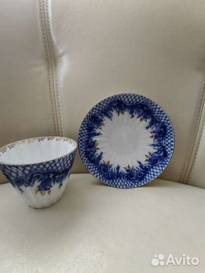 Чашка, десертная тарелка и блюдце