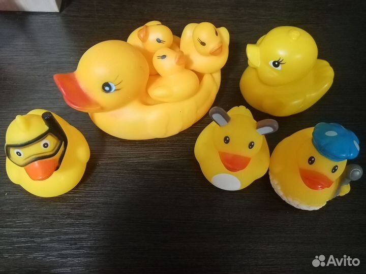 Игрушки для купания в ванной