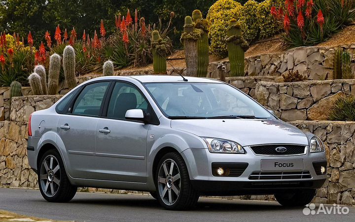 Радиатор охлаждения Ford Focus 2 2004-2011