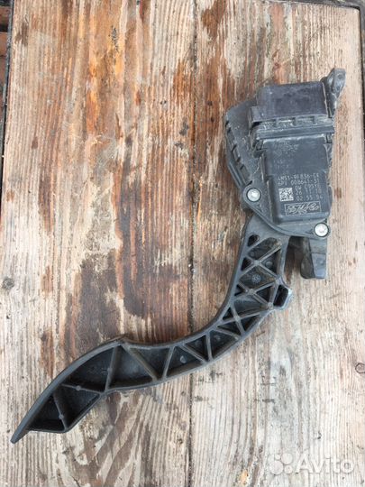 Педаль газа Форд Фокус 1.6