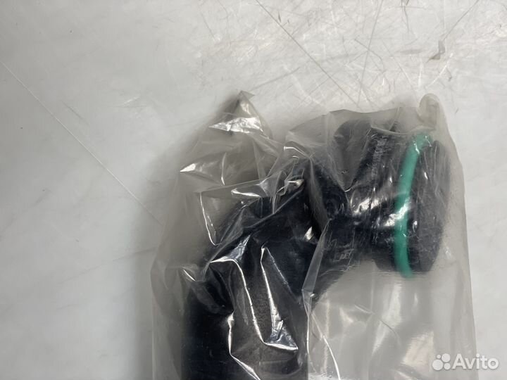 Патрубок турбокомпрессора 31269238 volvo