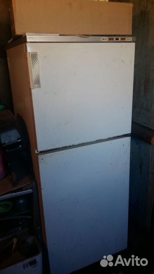 Продам холодильник