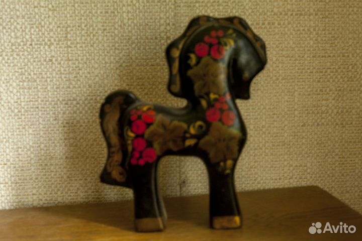 Хохлома статуэтке конь