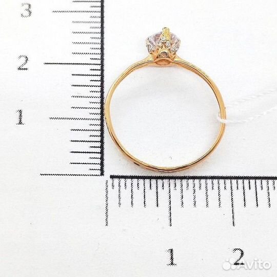 Золотое кольцо с камнем 18р