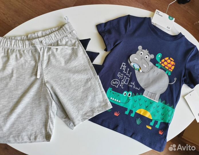 Новый брендовый костюм для мальчика