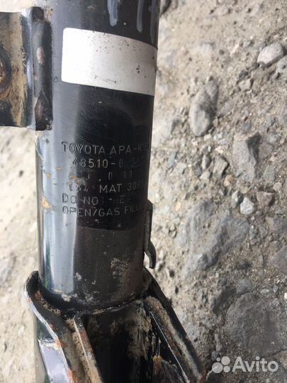 Стойки Avensis t250 2007г