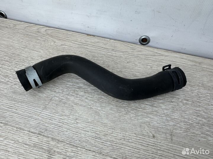 Патрубок системы охлаждения Volkswagen Golf Plus