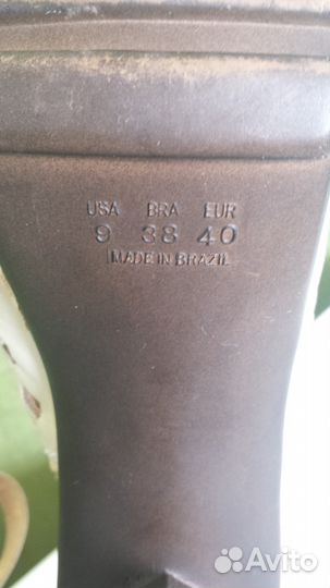 Кожаные босоножки состояние новых