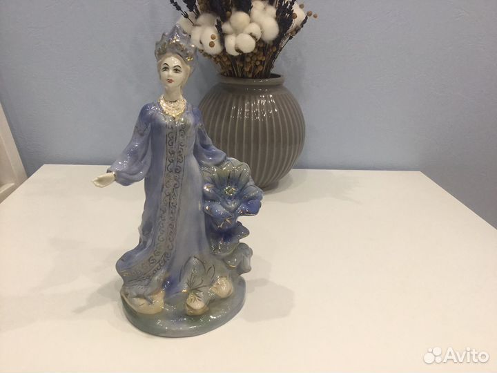 Статуэтка хозяйка медной горы гжель