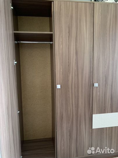 Шкаф распашной