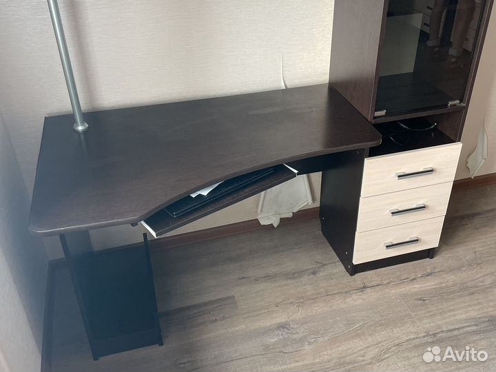 Компьютерный стол