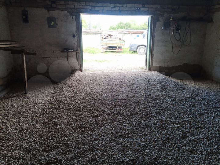 Гараж, > 30 м²