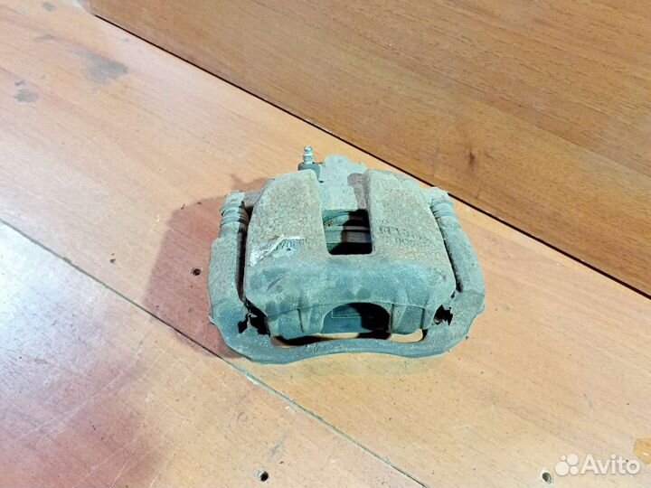 Суппорт передний правый Geely Emgrand EC7 1.8