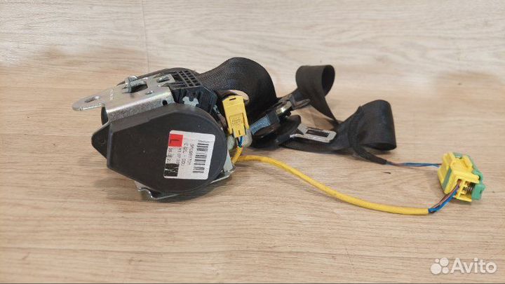 Ремень безопасности задний левый Volkswagen