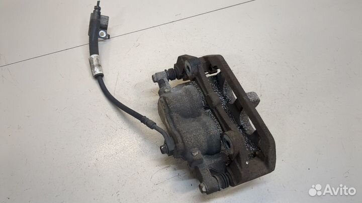 Суппорт левый передний Ford Mustang