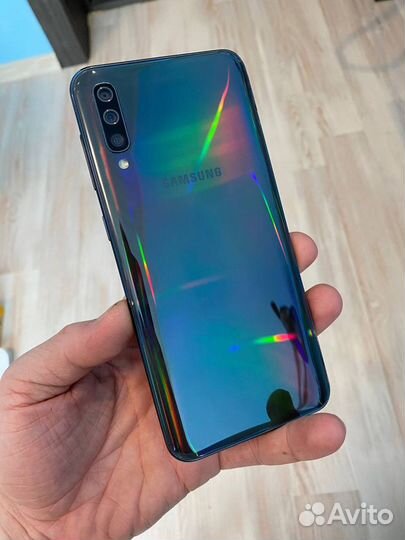 Samsung Galaxy A50, 4/64 ГБ