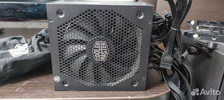Блок питания Coolermaster V850 Gold v2