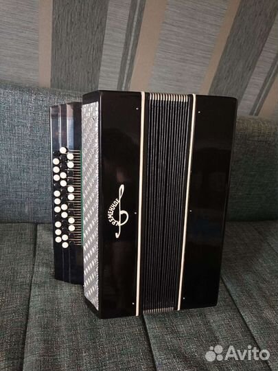 Оркестровый тембровый бас баян Кременное новый