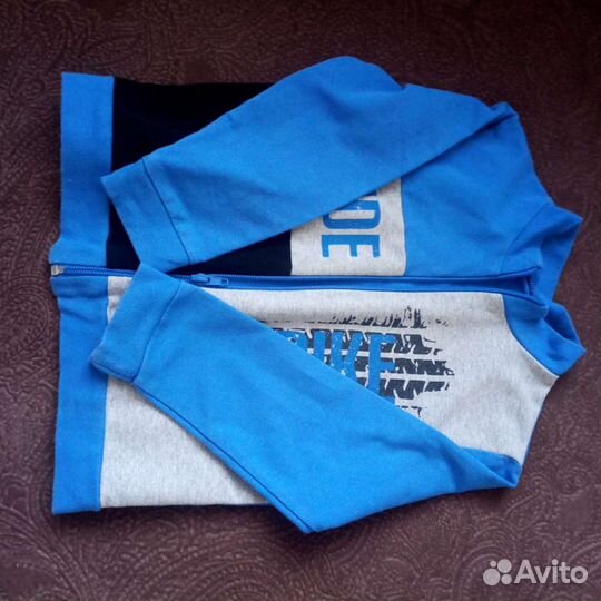 Спортивный костюм