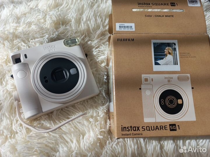 Фотоаппарат моментальной печати instax sq1