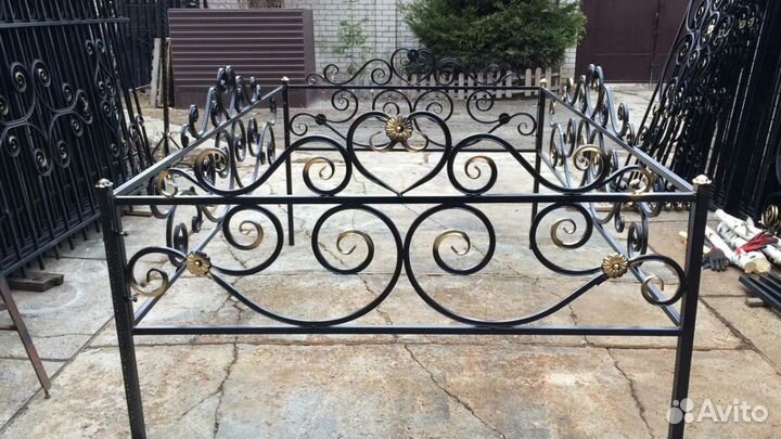Комплект ритуальной кованой ограды 1500х2500