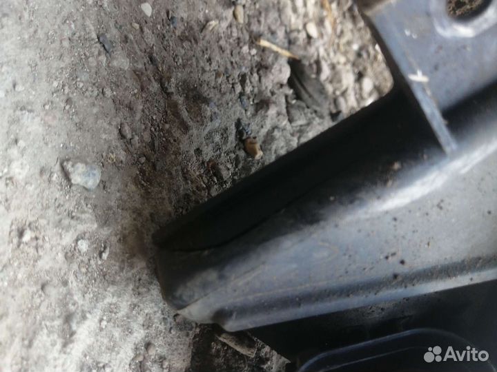 Вентилятор охлаждения двигателя Skoda Octavia A5