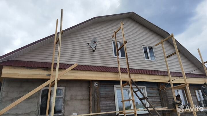 Строительная бригада пристройки, реставрация дома