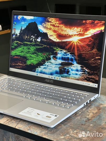 NEW Asus VivoBook Intel 11-Gen/ 8GB/ Full HD/ SSD