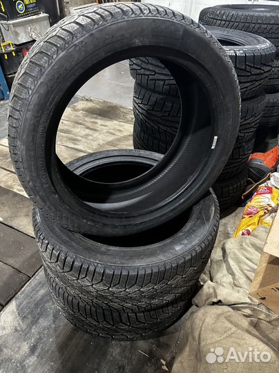 Continental ContiVikingContact 7 235/45 R18 98T