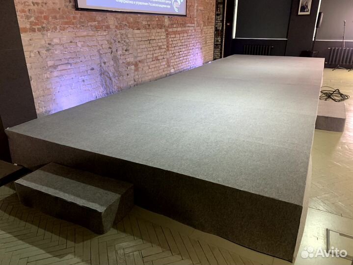 Аренда подиума и сцены в Москве с доставкой