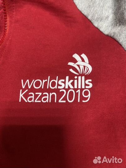 Бомбер красный универсиада казань 2019