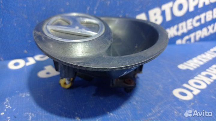 Ручка открывания багажника Hyundai Solaris 1