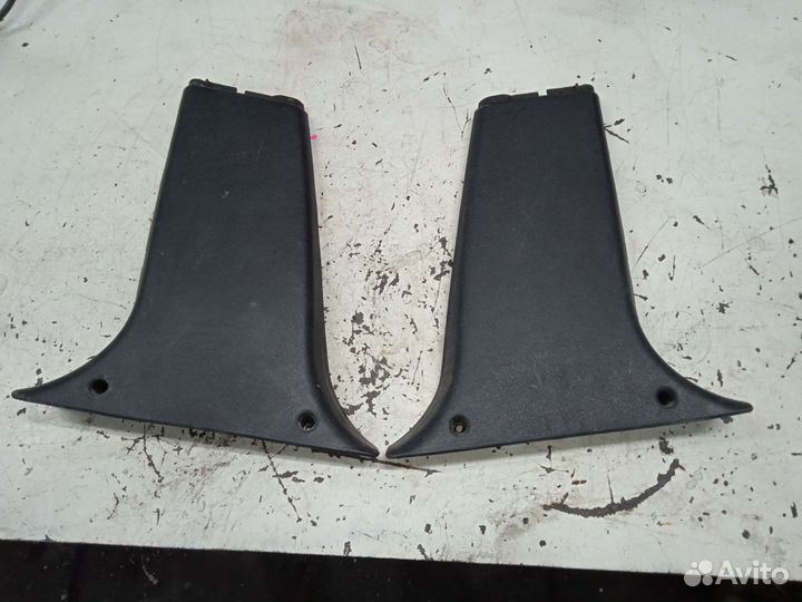 Накладка центральной стойки нижняя Peugeot 306