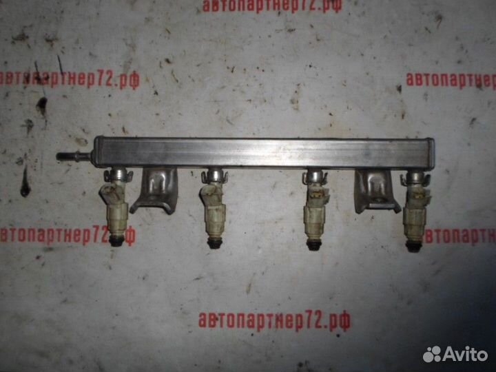 Рейка топливная рампа 1.8 с форсунками Mondeo 3