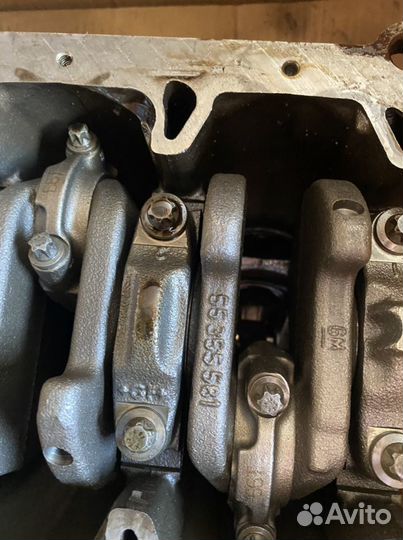 Продам коленвал Opel astra J 55355581,55355580