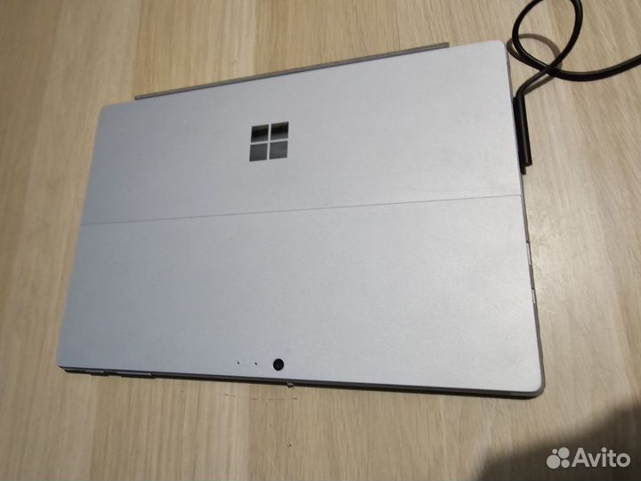 Microsoft Surface Pro 5 (i5/8/256)