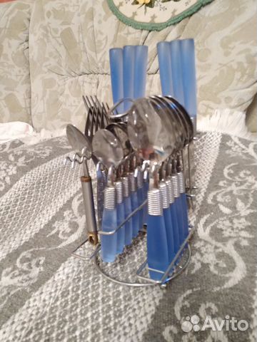 Набор ножей,ложек и вилок