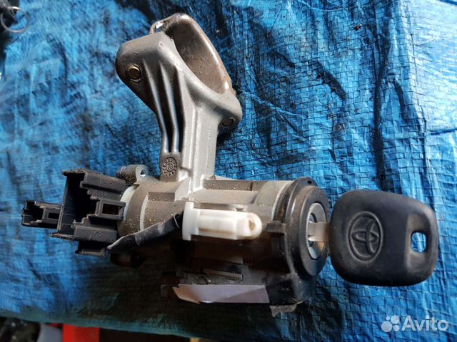 Замок зажигания Toyota Corolla 120