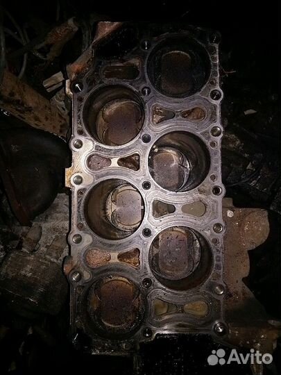 Блок цилиндров на Фольксваген Туарег 2004 г. 3.2