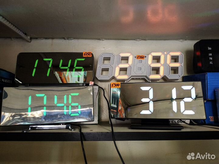 Часы электронные и на батарейках