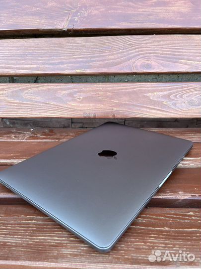 Macbook pro 13 2017 256 gb