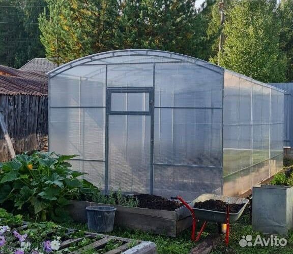 Теплица прямостенная