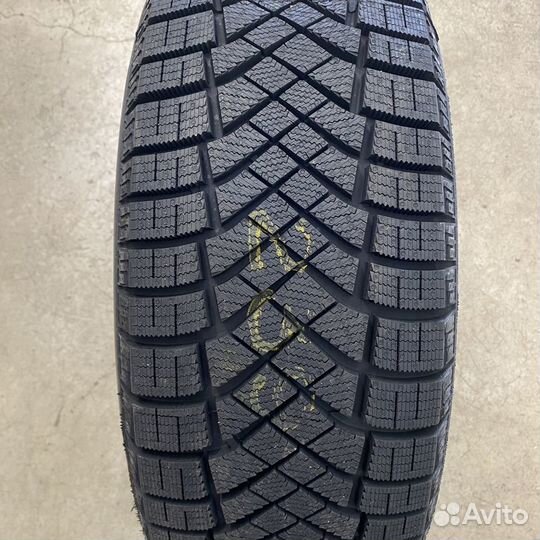 Pirelli Ice Zero FR 205/50 R17 93T