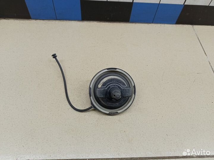 Крышка топливного бака 5-serie GT F07 2009-2016