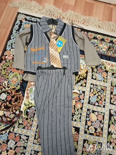 Костюм тройка