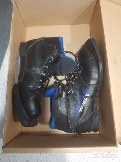 Лыжные ботинки классические