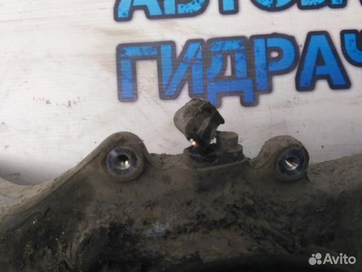 Кулак поворотный передний правый Audi A6 С6 2007 4